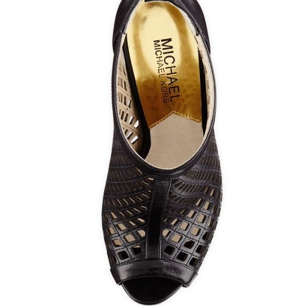 New Michael Kors Graham perforated leather bootie - Picture 2 of 5